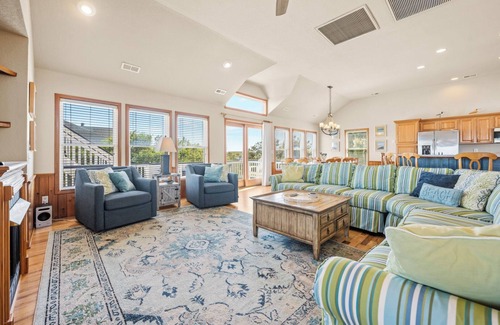 Whalehead Beach Casa | Out of the Blue 8 Bedroom Home With Private Pool