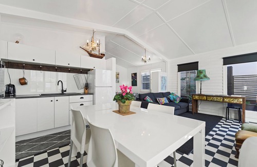 Mount Maunganui Cabaña | Out the Back Studio - Mount Maunganui Apartment