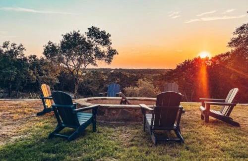 Dripping Springs Casa | Outdoor Adventure Experience - Camp David Retreat
