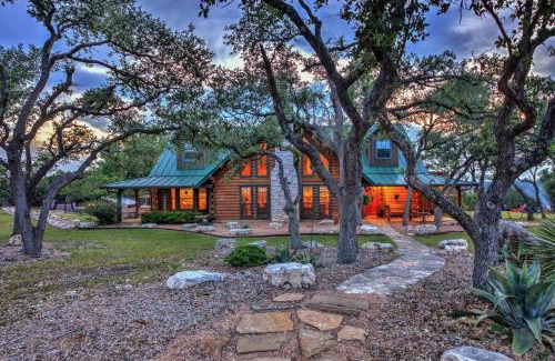 Dripping Springs Casa | Outdoor Adventure Experience - Camp David Retreat