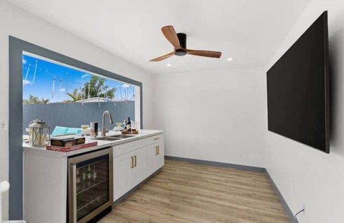 Lincoln Acres Casa | Outdoor Bar/Jacuzzi/Ocean & Bay Breeze Hideaway