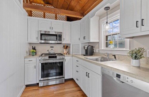 West Dennis Casa | Outdoor Cape Cod Oasis just 5 minutes to S Village Beach!