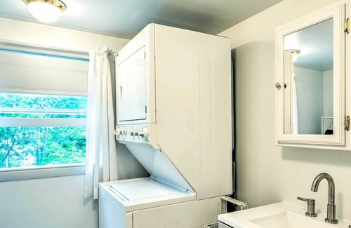 Hebron Casa | Outdoor Haven in Hebron: Walk to Town Beach!