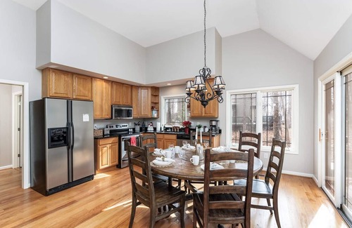 Wintergreen Chalet De Esquí | *Nearby Hiking/ Brewery/one level/pets allowed*