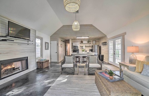 Fulton Casa | Outdoor Oasis & Grills: Ultimate Rockport Home!
