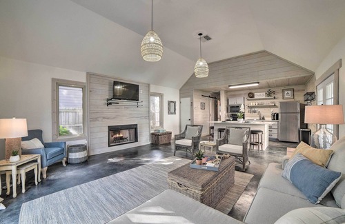Fulton Casa | Outdoor Oasis & Grills: Ultimate Rockport Home!