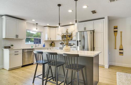 Pinellas Park Casa | Outdoor Oasis Modern Pinellas Park Getaway!