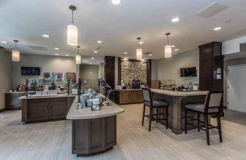 Charleston Apartamento | Outdoor Pool + Free Wi-Fi | Great Location!