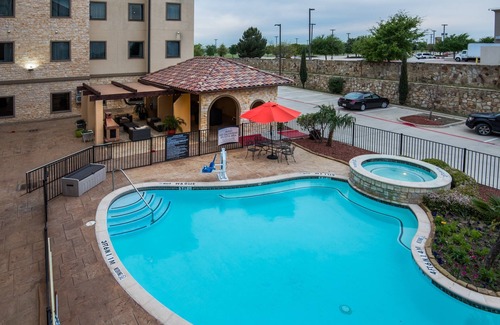 Irving Apartamento | Piscina al aire libre + bañera de hidromasaje + desayuno gratuito | Cerca del aeropuerto DFW