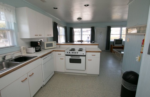 Buxton Hotel | Outer Banks Motel - Village Accommodations