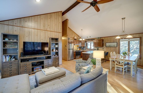 Southern Shores Casa | Outer Banks Retreat - Walk to Beach!
