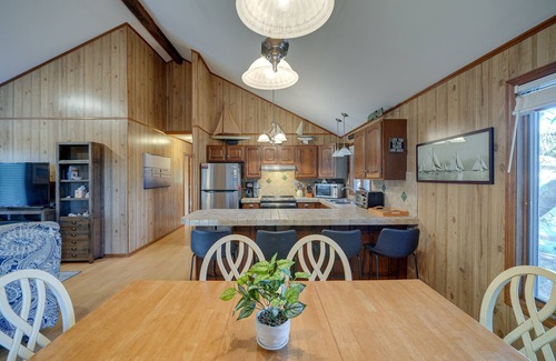 Southern Shores Casa | Outer Banks Retreat - Walk to Beach!