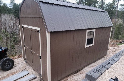 Spearfish Cabina | OUTLAW Biker hideout - AC - Shower - WIFI - FULL AMENITIES CABIN