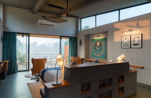 Mandla Cabina | Outpost 12, A Sinali Experience, Kanha
