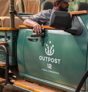 Mandla Cabina | Outpost 12, A Sinali Experience, Kanha
