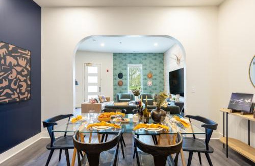 Five Points Apartamento | Outrider 1018 by AvantStay Private Balcony Minutes to Broadway Downtown