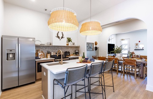 Five Points Casa | Outrider 104 by AvantStay | Close to Downtown & Broadway | Private Balcony