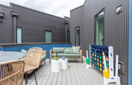 Five Points Apartamento | Outrider 113 by AvantStay Accessible Bathrooms