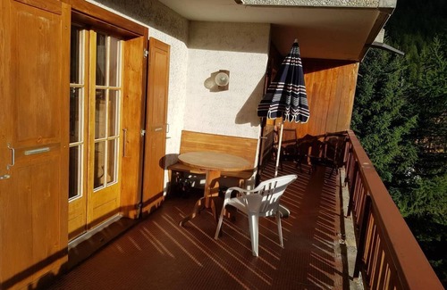 Saint-Luc Apartamento | Exterior: apartamento de 3 habitaciones para 4 personas en el segundo piso, amplio balcón con muebles de jardín -Interior