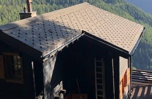 Chandolin Chalet De Esquí | Outside chalet for 6 people, balcony, terrace and garden Inside : 85 m2, closed entrance hall, livin