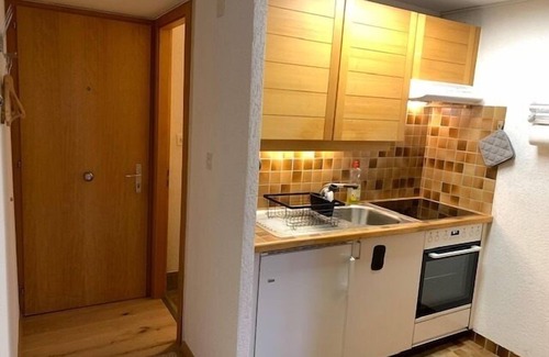 Chandolin Apartamento | Outside : Living on the 3rd floor of an apartment house, in Chandolin, for 2-4 persons, balcony with