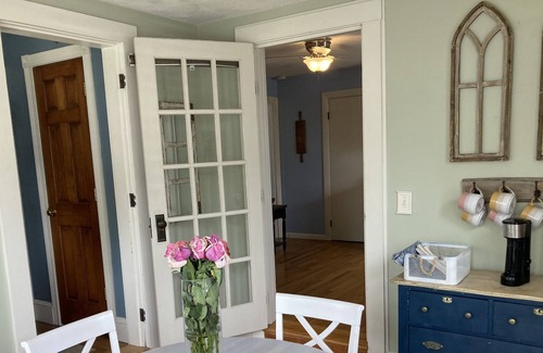 Lincoln Casa | Outside Providence! - Entire 3-Bed House Near Twin River Casino!
