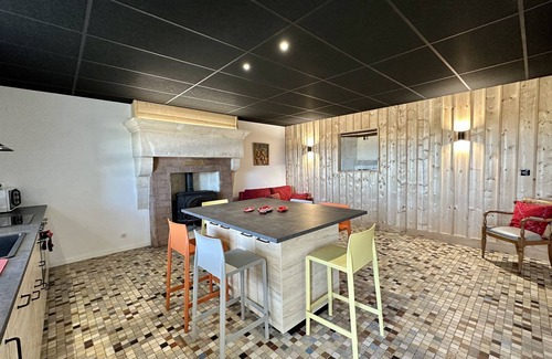 Reaux Casa | OUTSTANDING GITE - 500 m2 - 12 BEDROOMS - SLEEPS 27