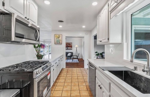 Northwest Anaheim Casa | Outstanding Home for Family Close to Disneyland