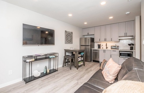 San Diego County Casa | Outstanding Location - Come Relax and Stay at the Beach