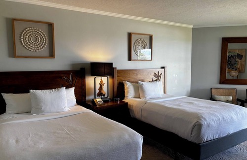 Hanamaulu Complejo | OUTSTANDING OCEAN AND POOL VIEWS FROM TOP FLOOR! GREAT DEAL WITH NO RESORT FEES!