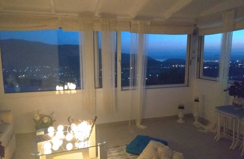 Saronikos Casa | Outstanding Panoramic View, 10΄ Beach, 20΄ Airport