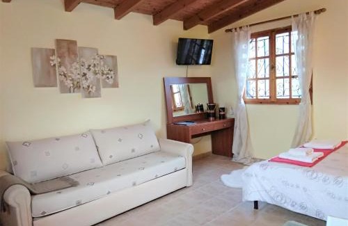 Saronikos Casa | Outstanding Panoramic View, 10΄ beach, 20΄ airport