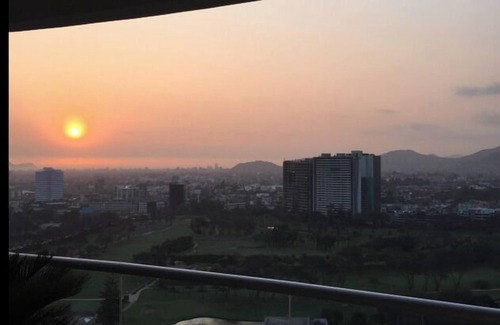 Santiago de Surco Casa | Excelente vista de Lima. Piso de lujo.