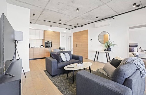 Footscray Apartamento | Ovation - Central Footscray Apt. w/ parking & pool