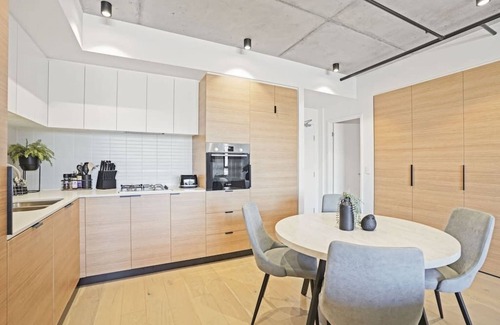 Footscray Apartamento | Ovation - Central Footscray Apt. w/ parking & pool