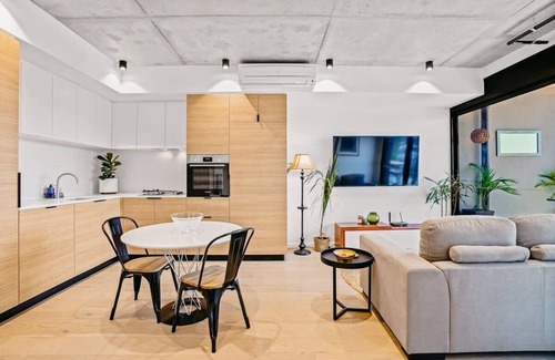 Footscray Apartamento | Ovation - New Footscray Apt. w/ parking & pool