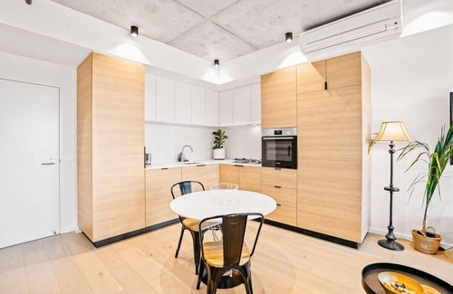 Footscray Apartamento | Ovation - New Footscray Apt. w/ parking & pool