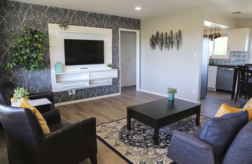 Thousand Oaks Casa | Over the Oaks - Great View - Whole Home - Stylish