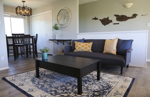 Thousand Oaks Casa | Over the Oaks - Great View - Whole Home - Stylish