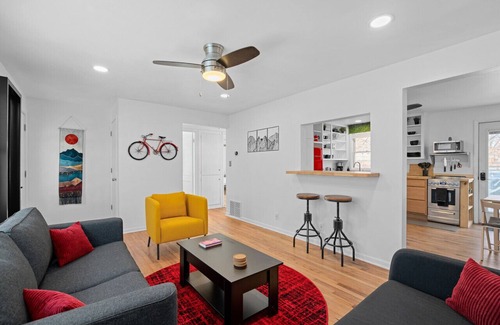 Overland Park Casa | Overland Park Retreat