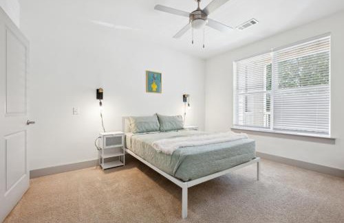 Farragut Apartamento | Overlook 2103 I Luxury Redefined I Free Parking