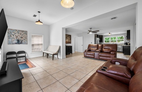 Woodbine Casa | Overlook at Whitsett For Large Groups