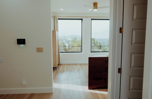 Canyon Lake Cabina | Overlook Tower - Views, Hot Tub, RV/Tesla Hookup & Plenty of Parking!