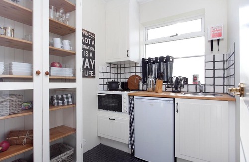 Laugardalur Apartamento | Overlooking the city, bright & cozy - Free Parking (A2)
