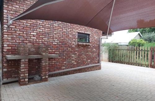 Klerksdorp Apartamento | Overnight stay. Self-catering.