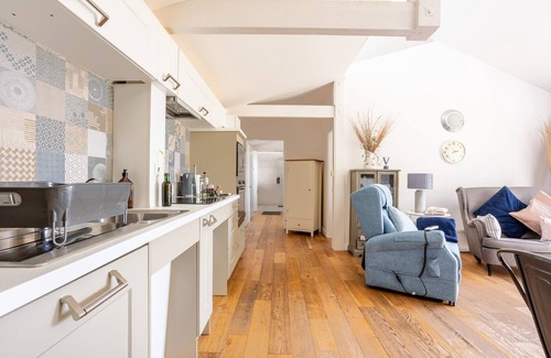 Llanfaelog Cabaña | Owain's Lake View: una mascota que puede alojar a 3 personas en 1 habitación