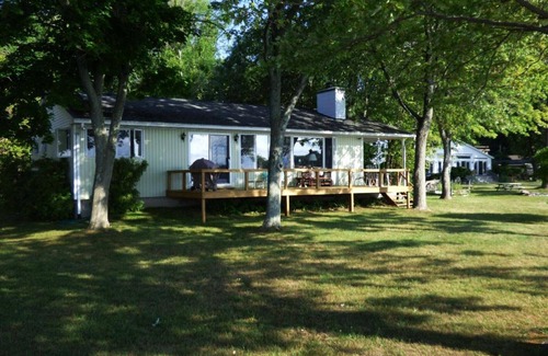 Auburn Casa | Owasco Lake Shoreline enfrente del parque Emerson