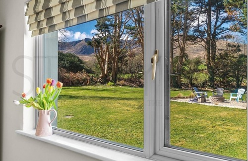 Cloghane Casa | Owenmore Lodge 3 bedroom home