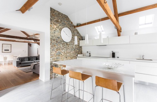 Llandovery Casa | Owl Barn - ¡guau! Una fantástica conversión de granero moderno y elegante para 4 + 1 Excelentes vistas