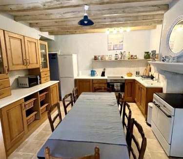 Cressat Casa | Owl Farmhouse, Quiet Country Retreat